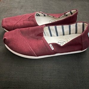 LIKE NEW TOMS